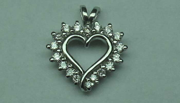 heart diamond pendant
